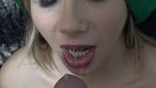 Dirty elf wants to suck, she wants cum in her little mouth