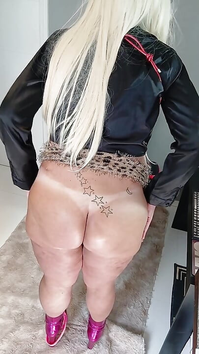 Oiled Legs Bikini the Full Video with an Explicit Total Relief Ending