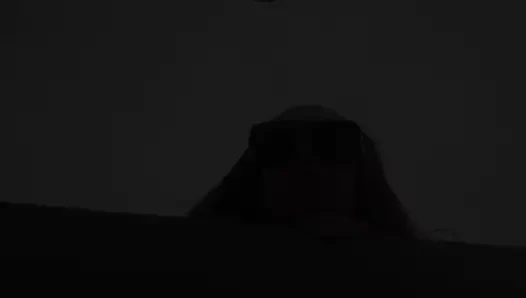 Muhteşem orta yaşlı seksi kadın oral seks ve boşalma