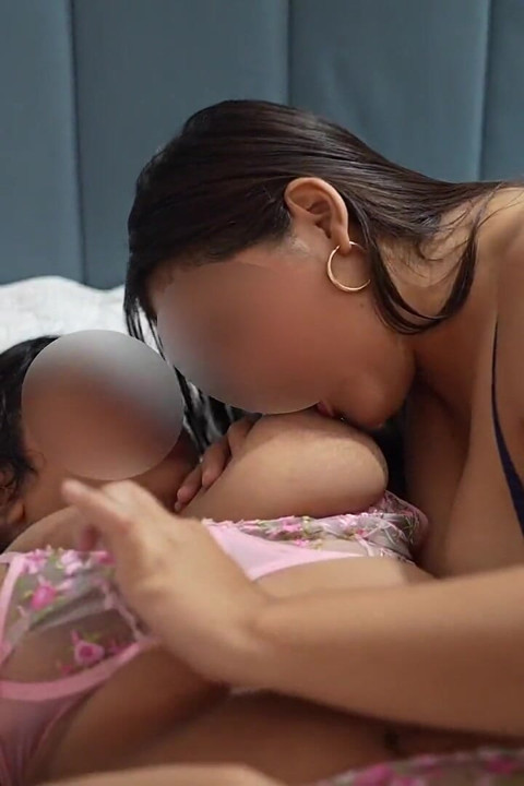 Lesbianas Inician El Día Con Un Dildo En Su Coño