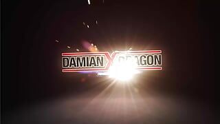 टैटू वाली Damian Dragon जोरदार चुदाई से पहले ज़ेन को रिम्स करती है