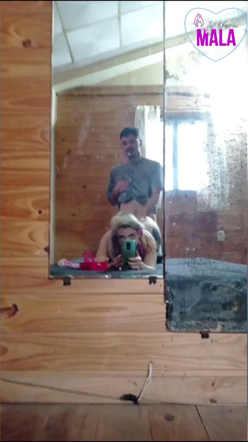Velkolepý okamžik z "MŮJ NEVLASTNÍ OTEC MI TVRDĚ ŠUKÁ DO KRKU A KUNDIČKY. DO PUSY"