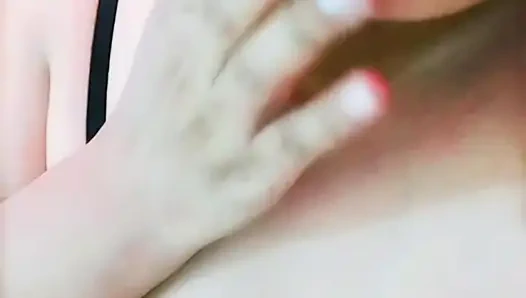 Schönes mädchen videoanruf-sex mit desi dorf-typ