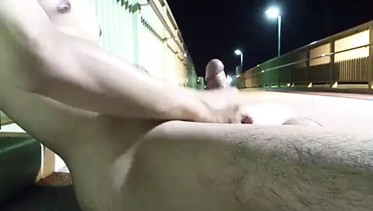 Мастурбация на улице