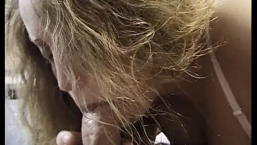 Tonton aksi hot lesbian cewek jerman di ruangan casting bokep pertamanya