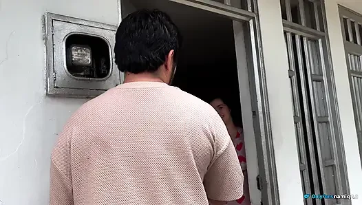 Apakah MILF teman sekamar saya?
