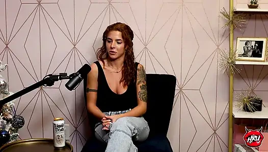 Lumi Ray: fışkırtıyor, ünlülerle sikişiyor ve 3 saatlik seks