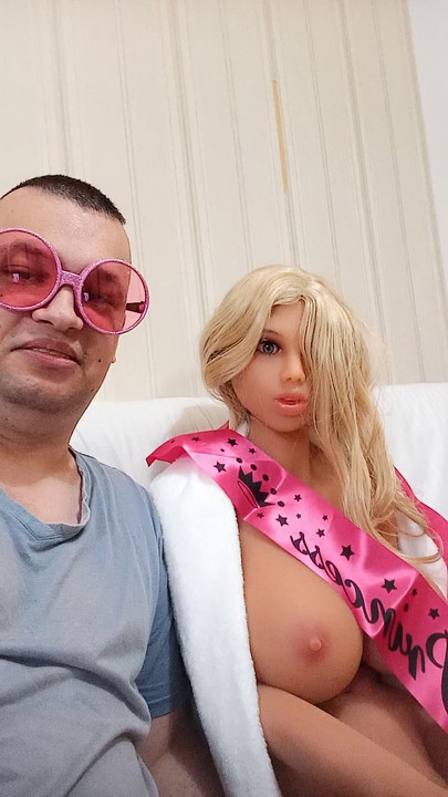 Izravan pristup putem videochata Umirovljenici 69 Lutka 167 cm