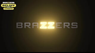 Скрытая вечеринка с киской.Scarlit Scandal Brazzers