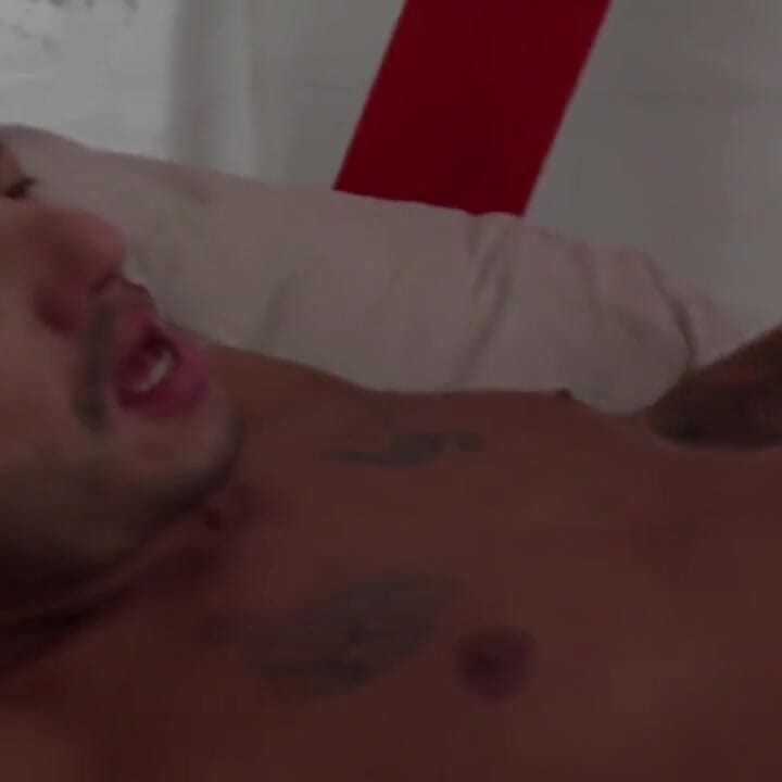 Sexy francesa twink follada a pelo por top latino