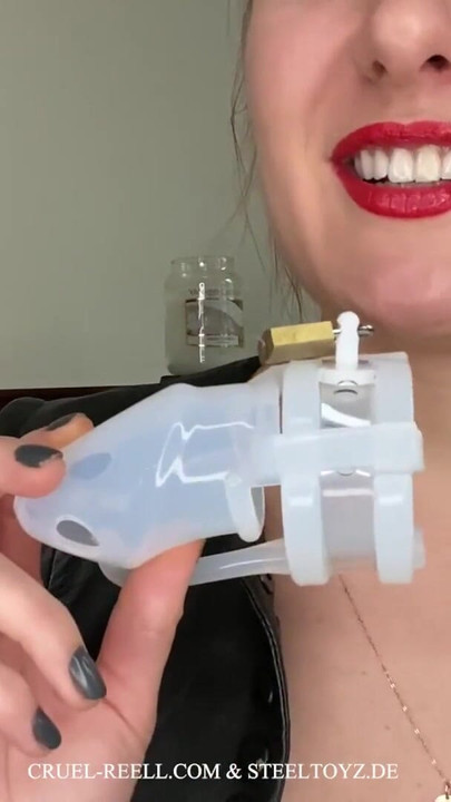 Khoảnh khắc phải chia sẻ từ "Cruel Reell và Steeltoyz Present: The Ultimate Chastity Cage - 15-Piece Set for Total Control"