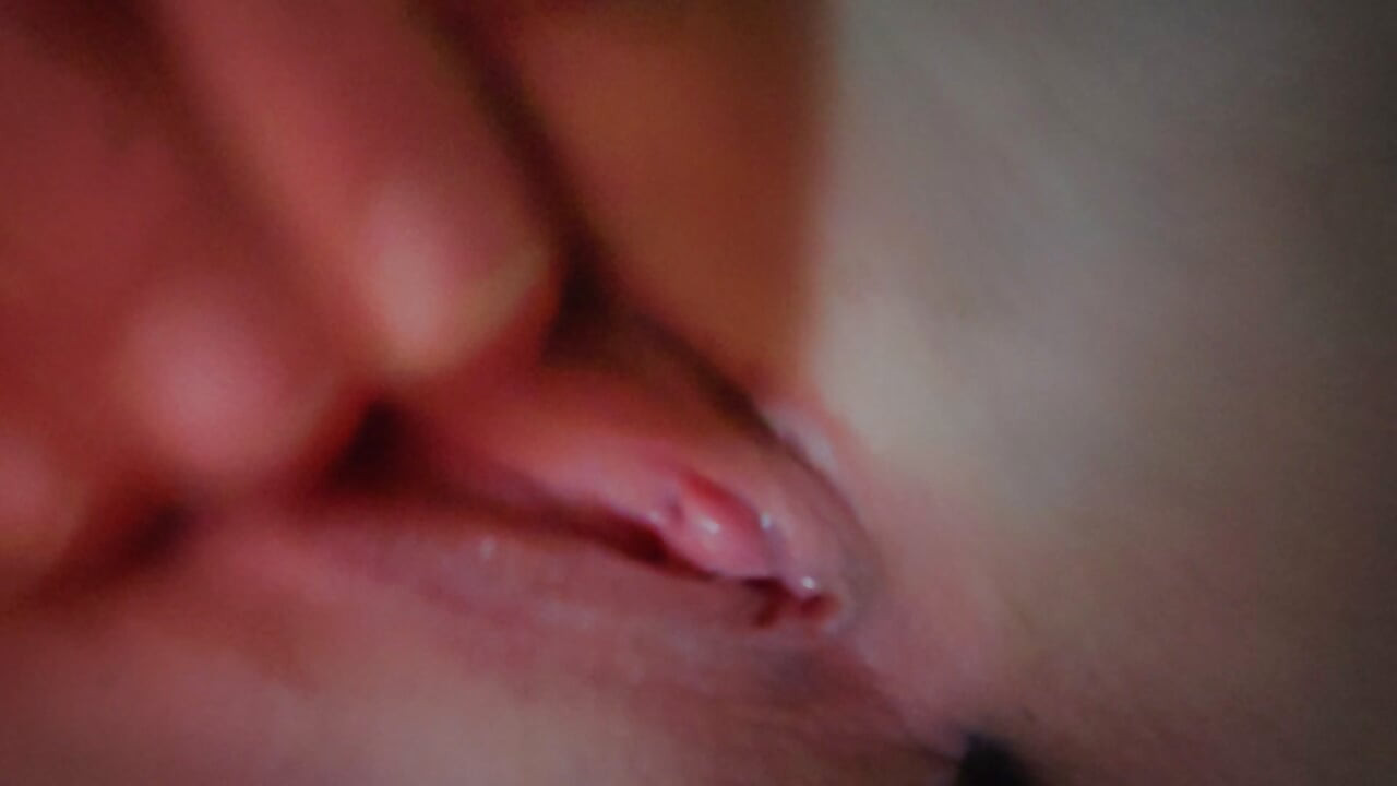 أصابع في كس مبلل