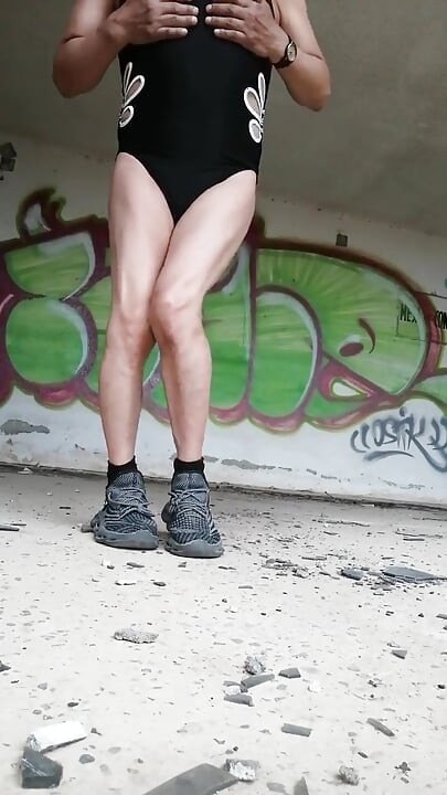 Гаряча стара леді