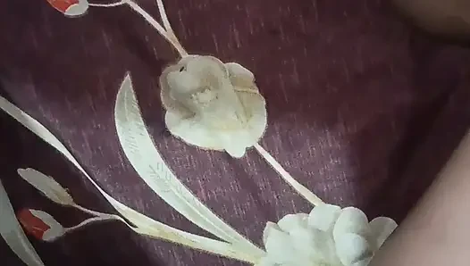 Meri bibi mere dost se chudate huye pakadi gae rat ko
