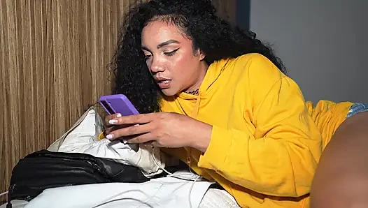 Bercinta di sebelah sahabat pacarku