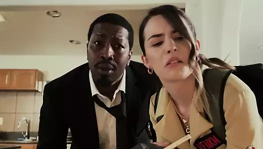 Versaute Ghostbuster Chanel Camryn Begs um BBC - Ghostbusters Porn Cosplay Parodie