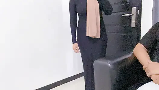 Seduced by my friend's sexy mom