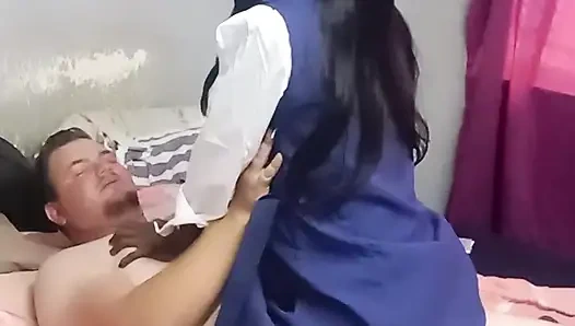 Mahasiswi 18 tahun nyepong kontolku dan ngentot kontolku habis-habisan