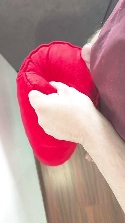 The thrill of pillow rubbing and a hard cock
