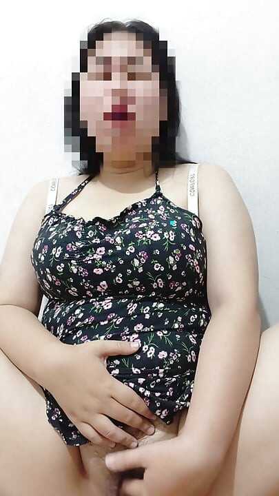 美丽的金丝雀女孩性感诱人
