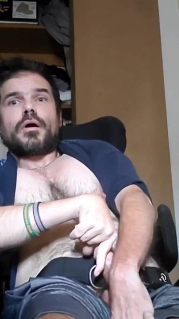 Moment emoțional de la futaiul plăcerii lui Kevy 69 (9 minute)"