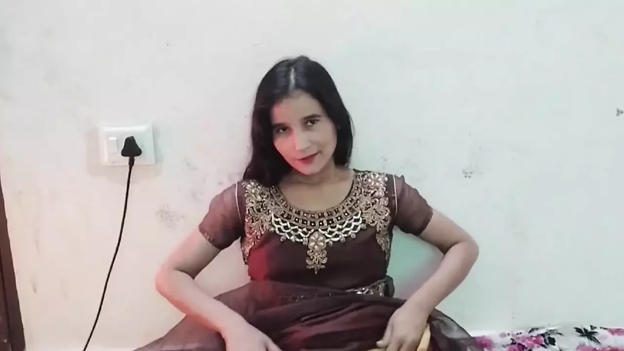 Bhabhi ko akele dekh boobs ko chhu kar chod diya