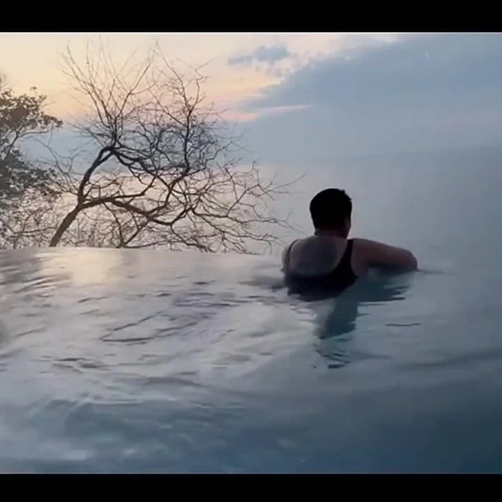 Eu mostro meus encantos de férias