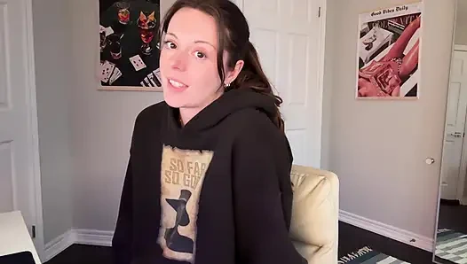 Kakak tiri melebarkan memek dan pantatnya untukmu!