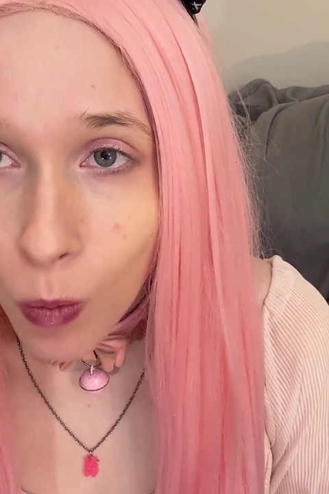 Monella Puttana Che Succhia Bolle