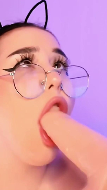 Submissive girl with a drooly mouth wants to make you cum - Dragana Loncar | Clip 2
