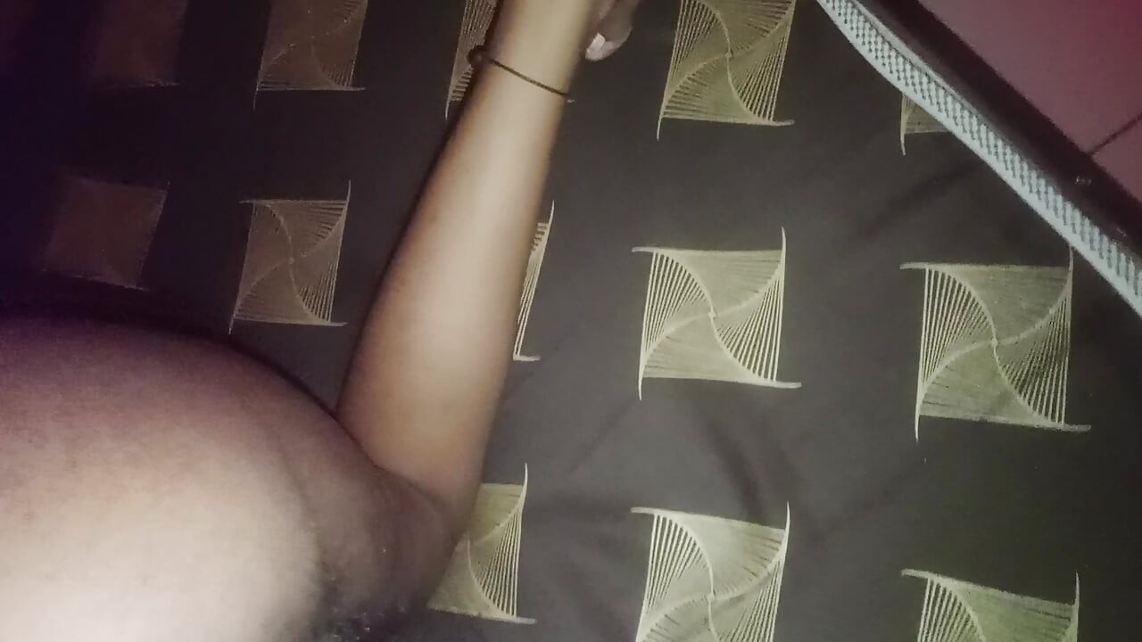 Bhabhi ko bistar pa chod chodo kar chut lale karde