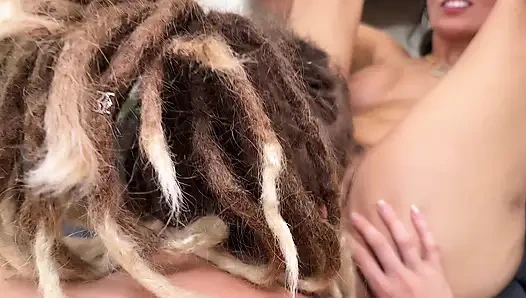 Erstaunlicher Amateurdreier Mit Zwei Exotischen Frauen - Aaliyah Yasin & Eva Fay