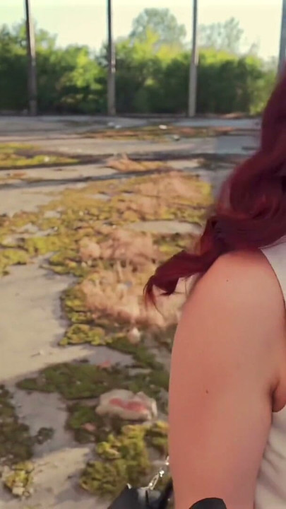Jeny Smith foi a um canteiro de obras abandonado para emoções, mas ela não esperava o próximo | Clipe 1