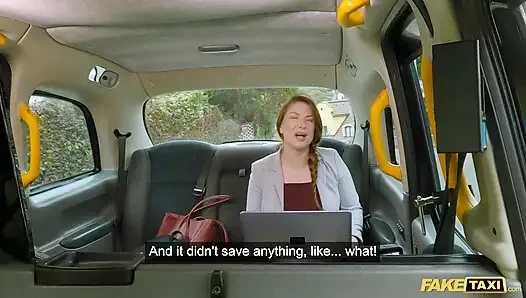 Fake taxi - sata jones si tante seksi rusia dengan toket besar lagi asik ngentot habis-habisan sama supir taksi italia