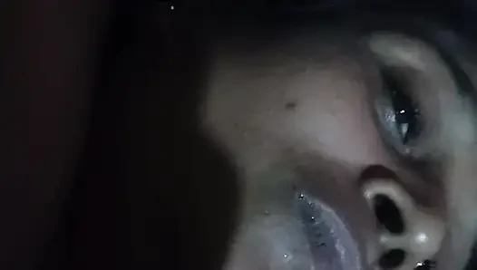 Yaşlı içten konuşuyor.