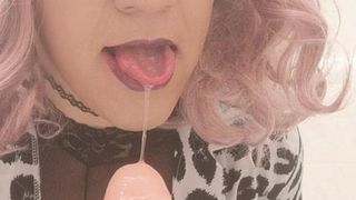 banci crossdresser dildo dalam tenggorokan gag