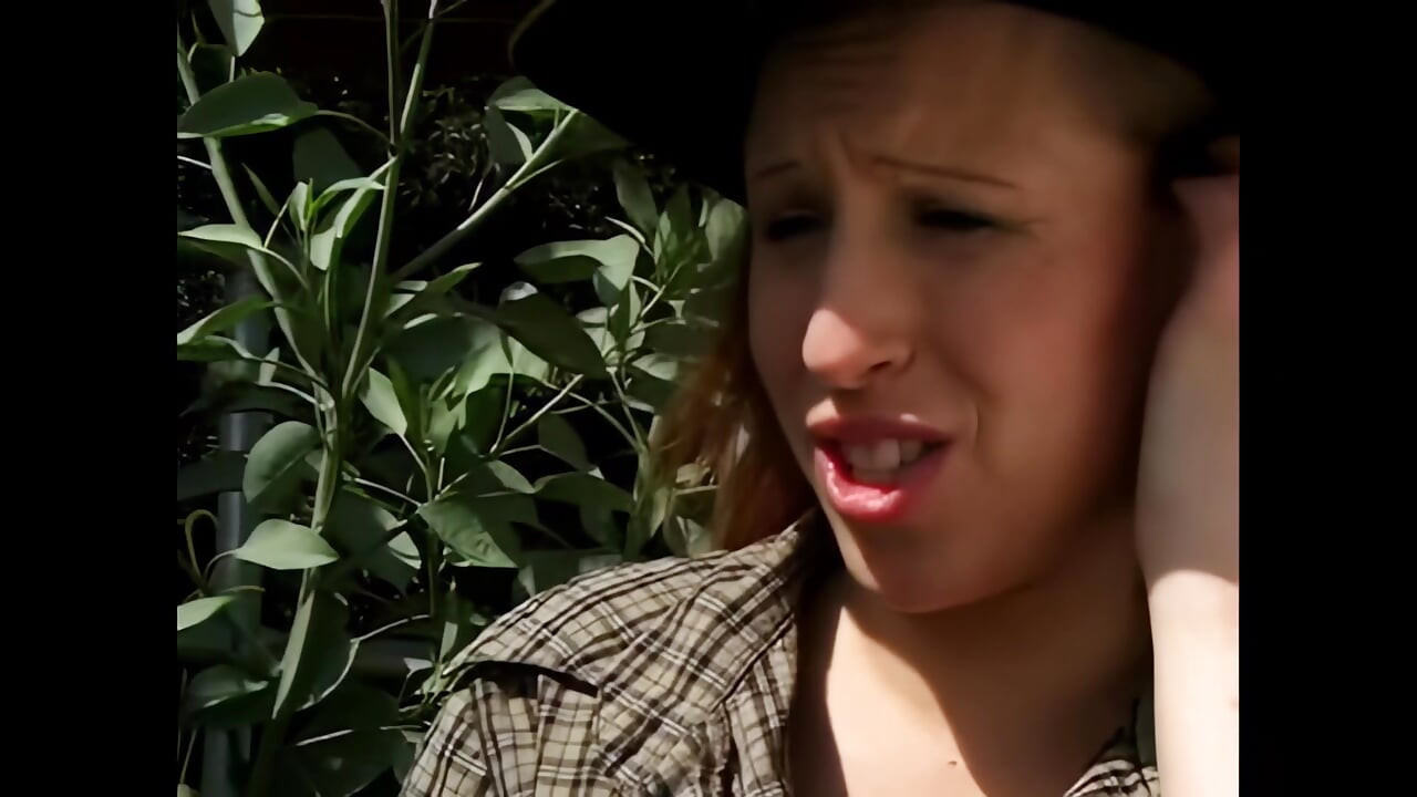 Nádherná Blair chce být venku šukaná v psím stylu jako malá děvka