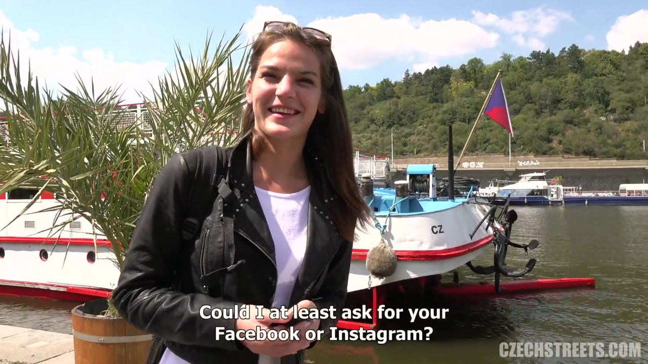チェコの街 - 史上最もシャイな女の子