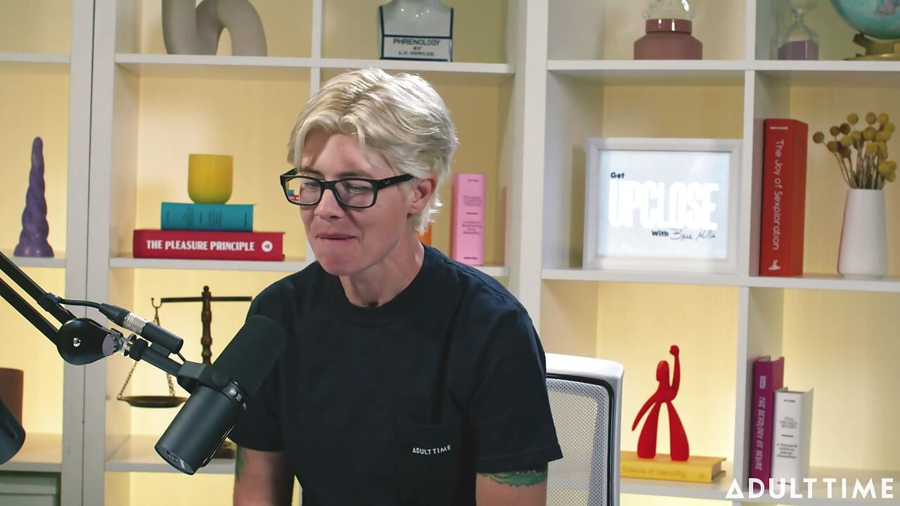 Khloe Kingsley: Squirting vor kamera & roten Flaggen