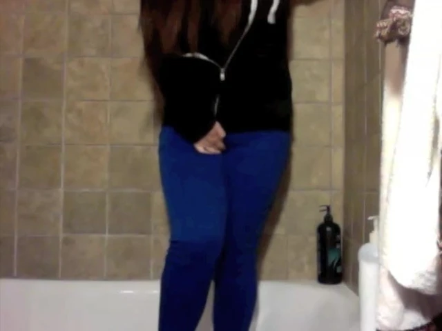 Chubby Desperate Pee in Shower