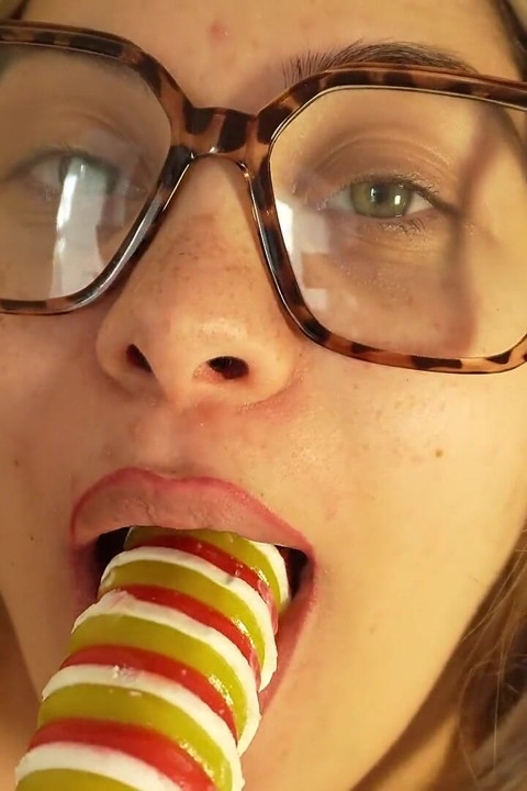Indian Stepsister Sucks Her Lollipop Ice Cream Like She's Sucking a Dick, She Sucks It and Shows off Her Skills on a Lollipop