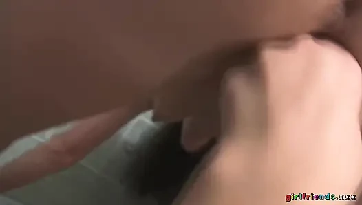 Girlfriends xxx - cewek lesbian lagi asik mandi pov