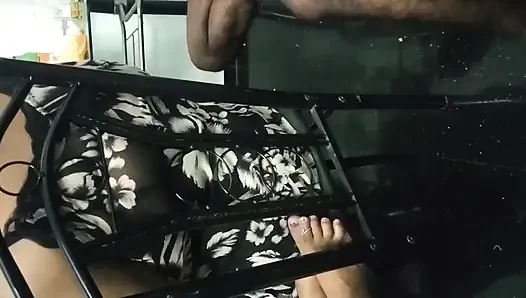 Seks hakkında edepsizce konuşuyor