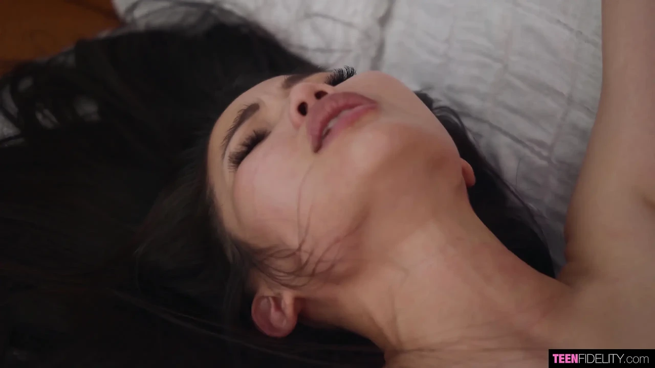 Kiki King Gives a Happy Ending with a Creampie