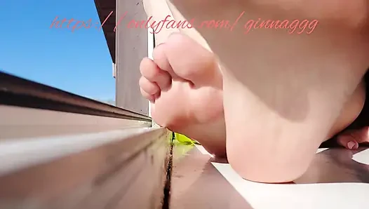Ngendus kakiku, ngendus celana dalamku dan jilat sepatu hakku, sepong kontolku dan ngocok kontolku - ginnagg