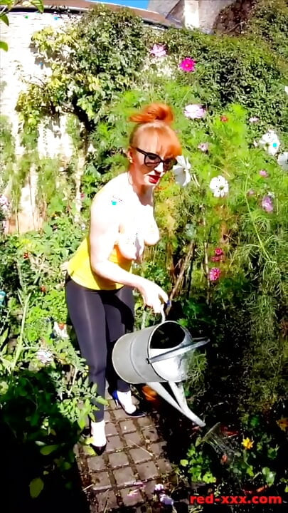 Outdoor fun with naughty MILF Red XXX