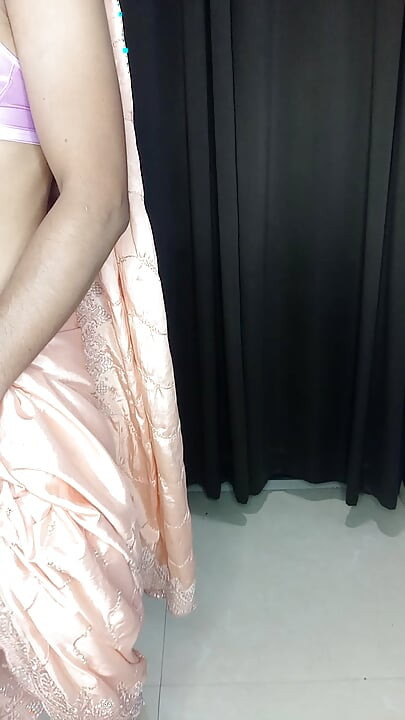 Stuning housewife sexy saree and tit bra panty
