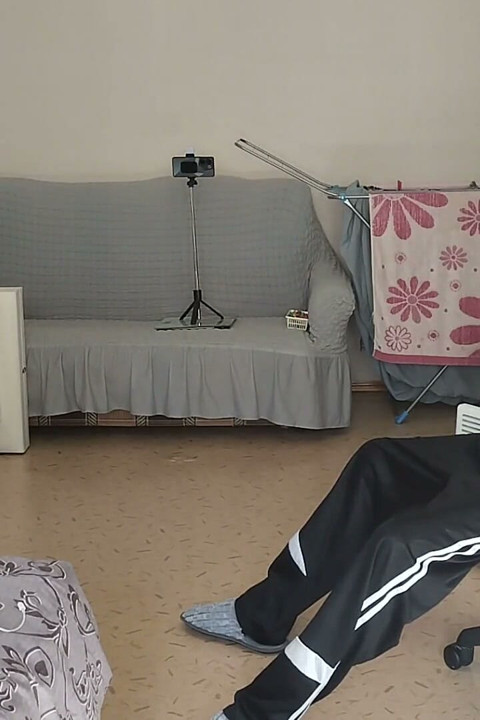 Właśnie pokazałem pokojówce penisa, a ona jest gotowa do seksu