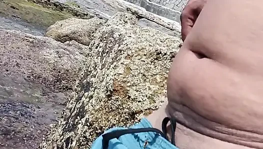 Plajda Ve Insanların Önünde Sertleştim