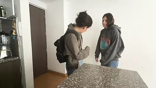 Eine Lesbe Dominiert Mich, Bevor Ich Zur Arbeit Gehe